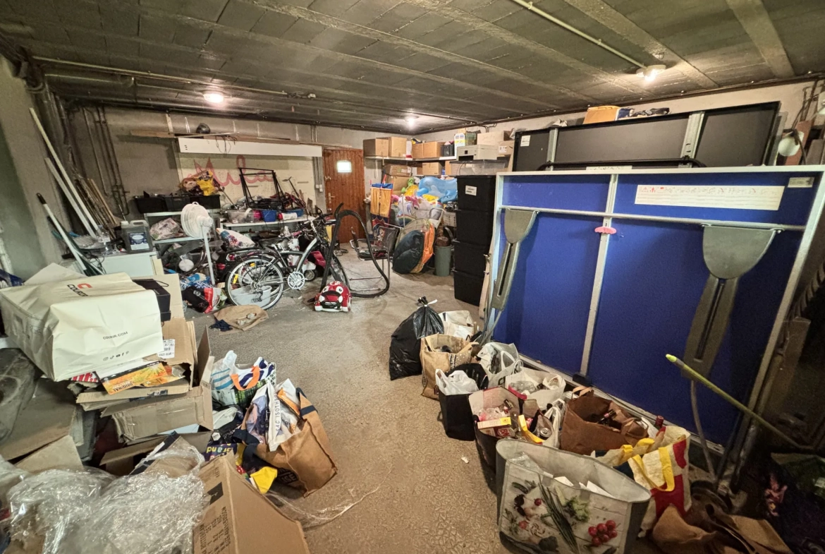 Maison familiale à Abrest de 138 m² avec garage, terrasse et potentiel d'aménagement 