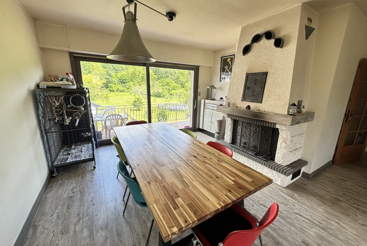 Maison familiale à Abrest de 138 m² avec garage, terrasse et potentiel d'aménagement 