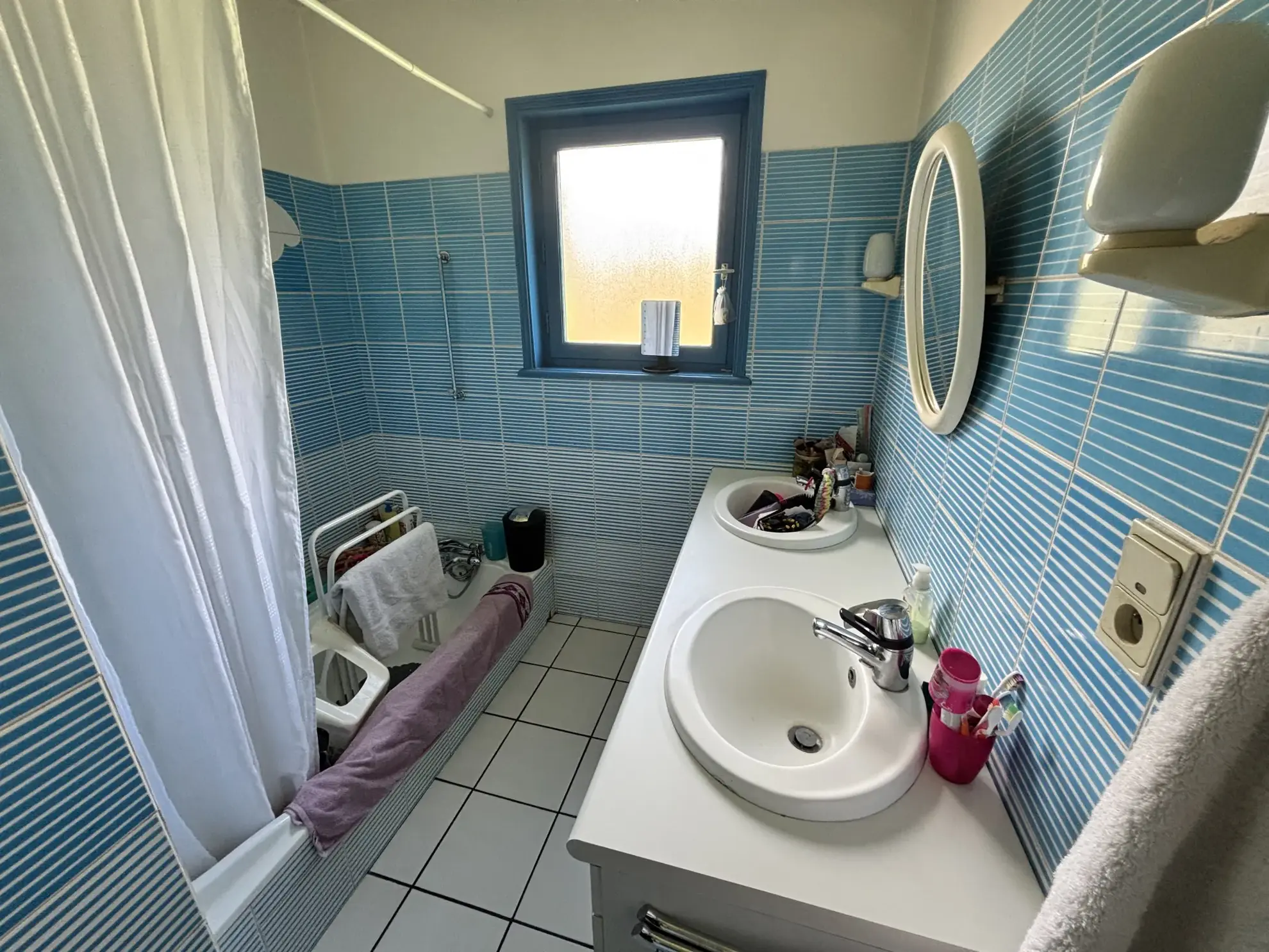 Maison familiale à Abrest de 138 m² avec garage, terrasse et potentiel d'aménagement 