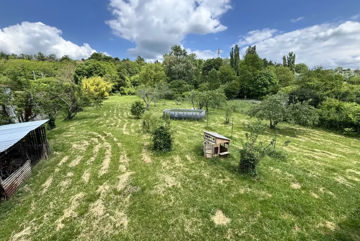 Maison familiale à Abrest de 138 m² avec garage, terrasse et potentiel d'aménagement 