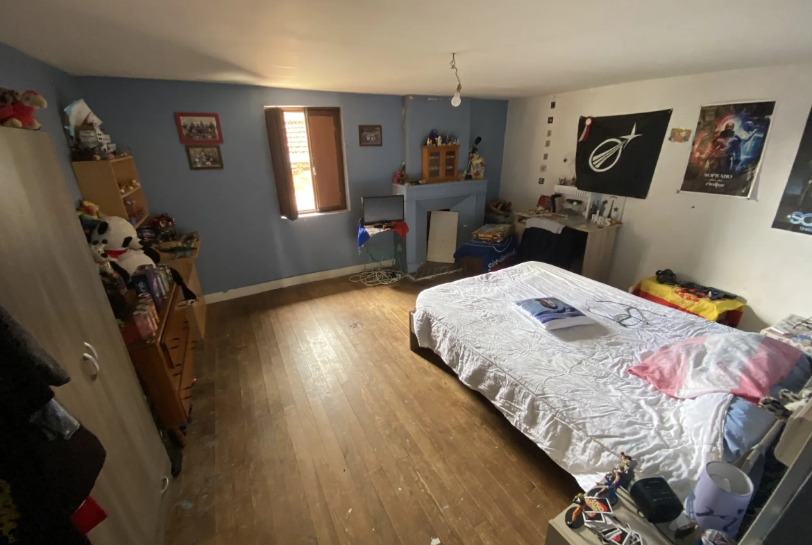 Maison de ville T3 de 73 m² avec cour et cave à La Réole 