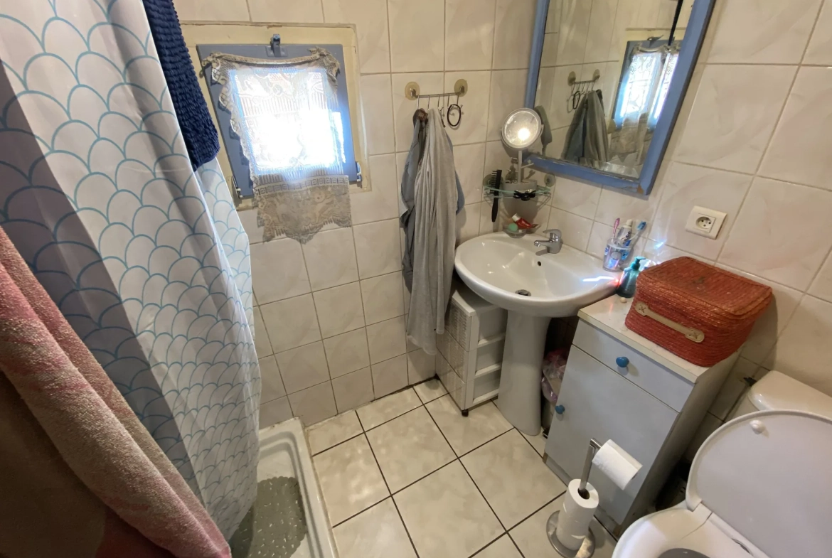 Maison de ville T3 de 73 m² avec cour et cave à La Réole 