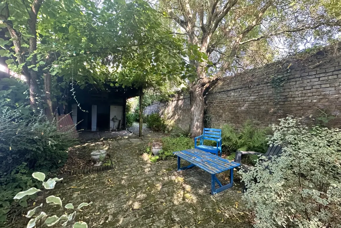 Maison à vendre à Amiens, quartier Saint Maurice avec jardin, terrasse et 4 chambres 