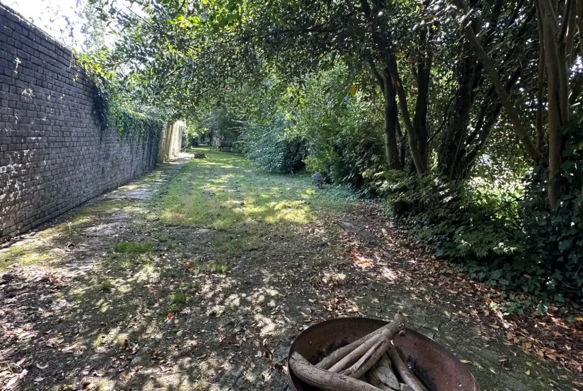 Maison à vendre à Amiens, quartier Saint Maurice avec jardin, terrasse et 4 chambres 