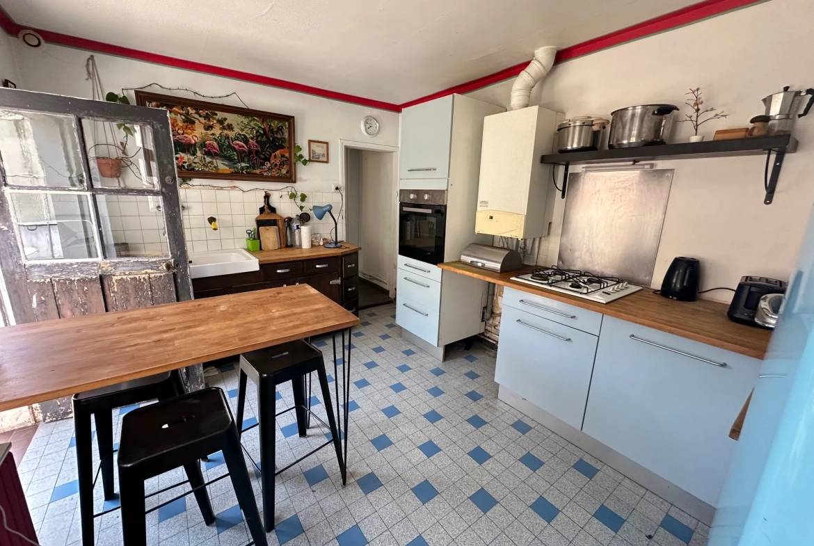Maison à vendre à Amiens, quartier Saint Maurice avec jardin, terrasse et 4 chambres 