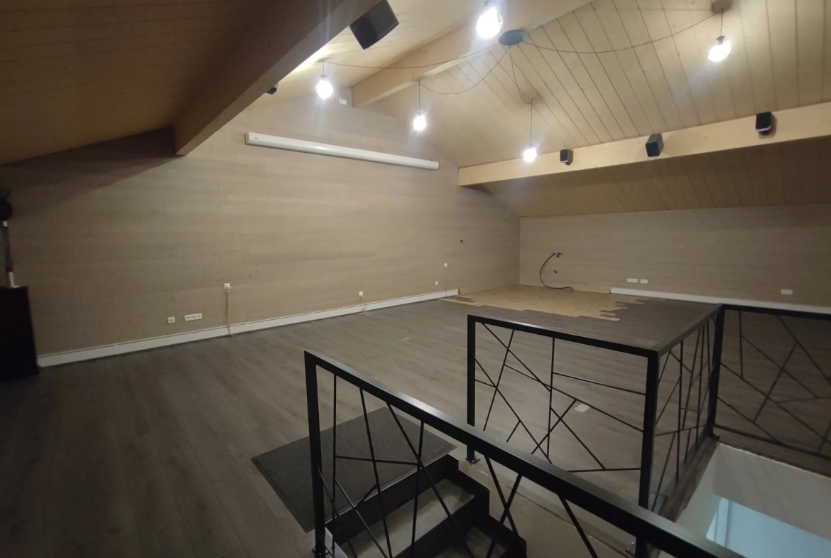 Maison de ville récente 210 m² avec terrain à Voujeaucourt 