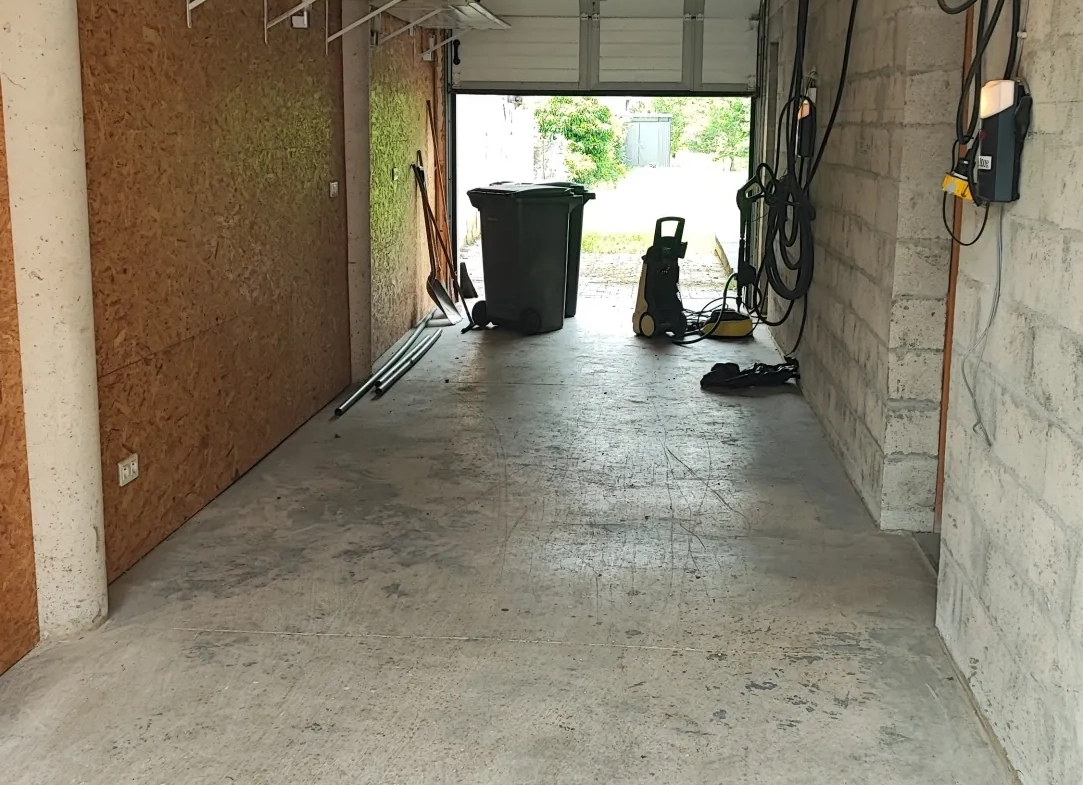 Maison de ville récente 210 m² avec terrain à Voujeaucourt 