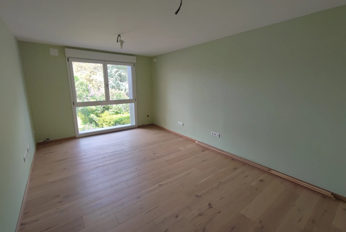 Maison de ville récente 210 m² avec terrain à Voujeaucourt 