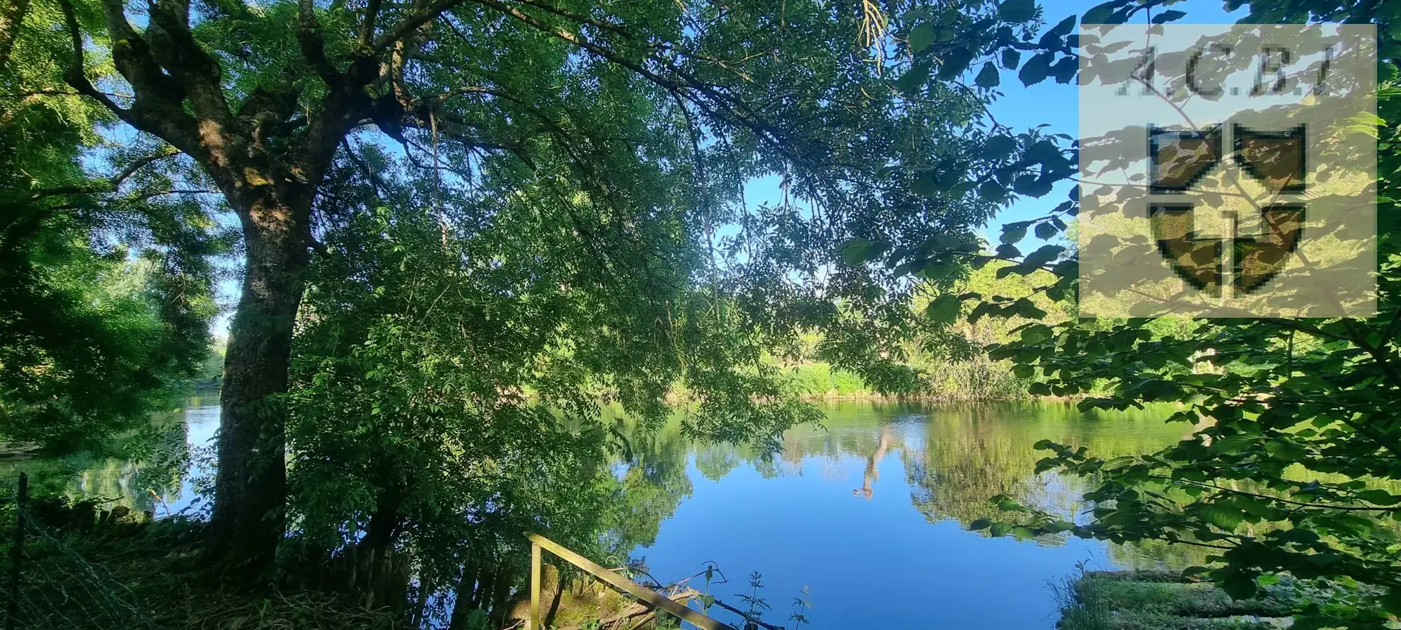Longère en bord du Loir avec jardin, proche de Vendôme – Charme et authenticité 