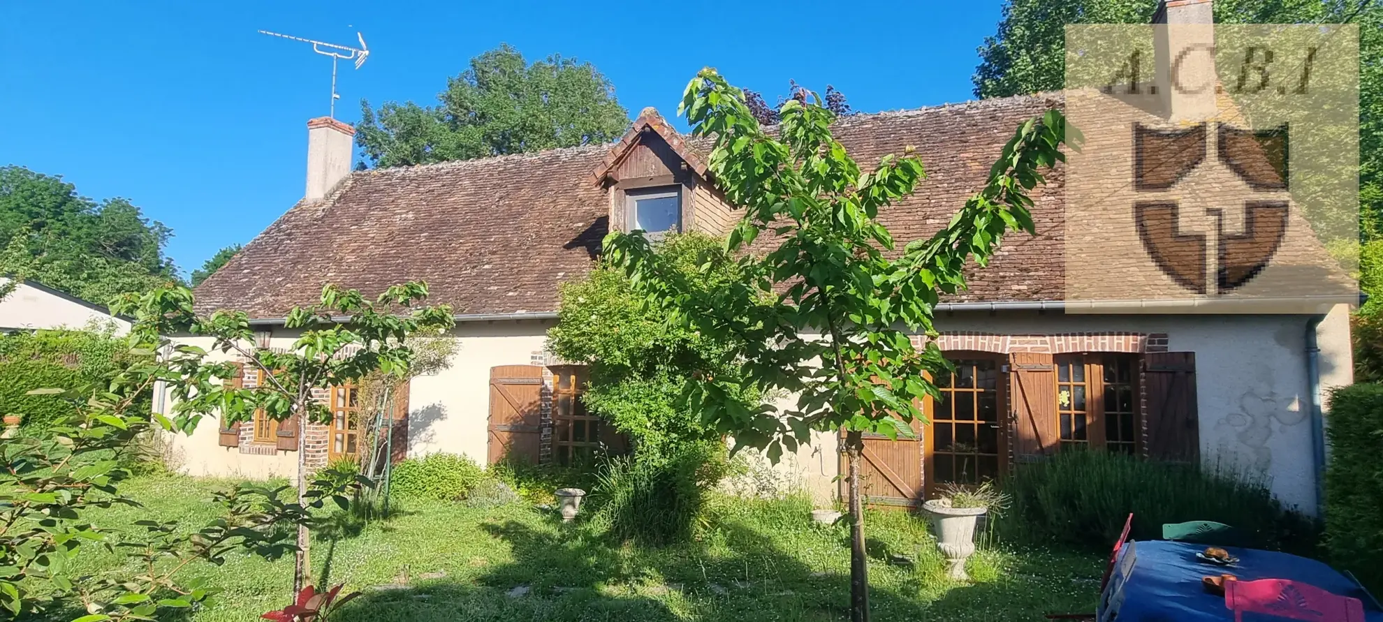 Longère en bord du Loir avec jardin, proche de Vendôme – Charme et authenticité 