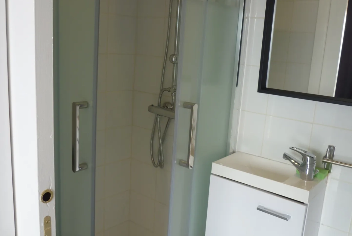 Vente d'une studette avec vue et balcon à Boulogne-Billancourt 