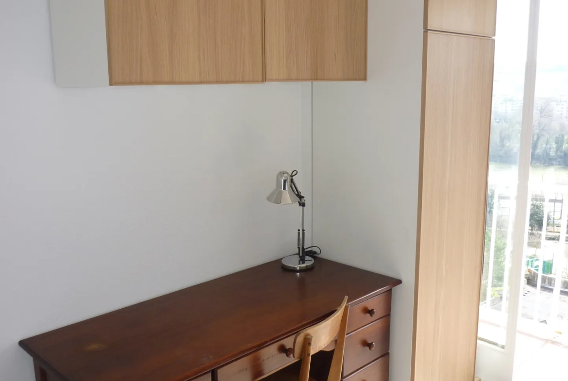 Vente d'une studette avec vue et balcon à Boulogne-Billancourt 