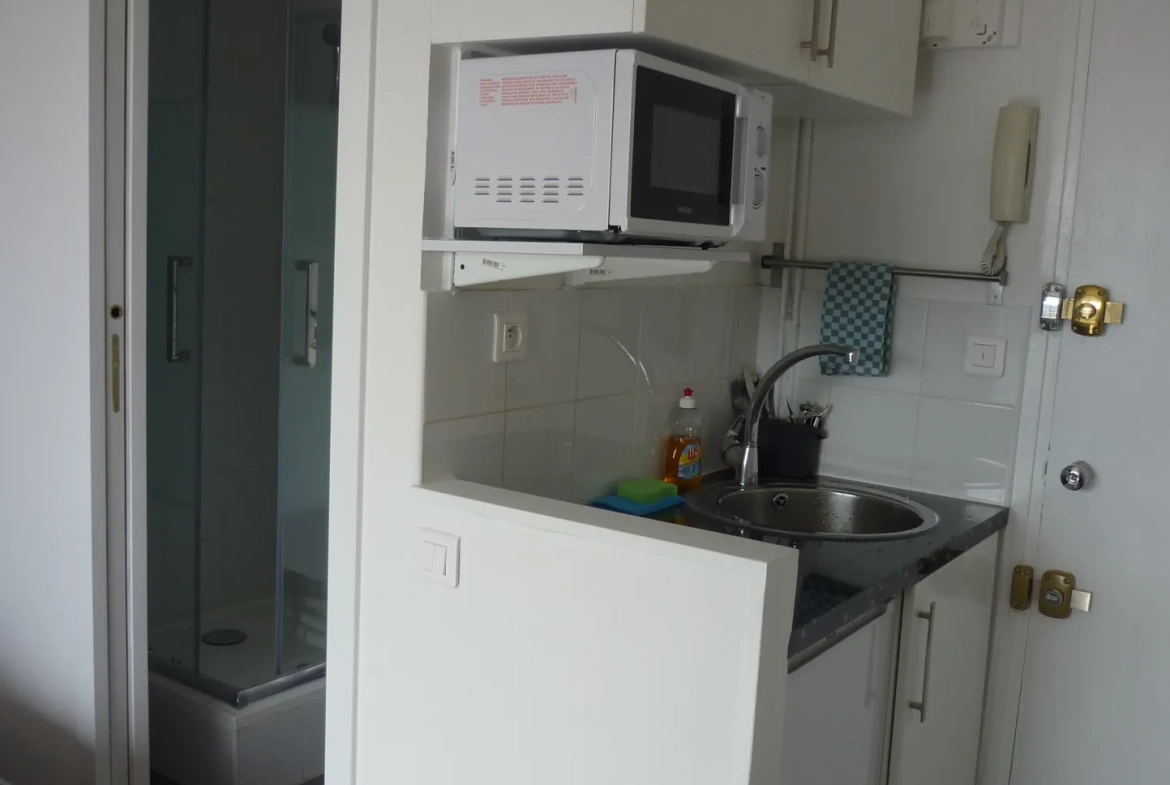 Vente d'une studette avec vue et balcon à Boulogne-Billancourt 