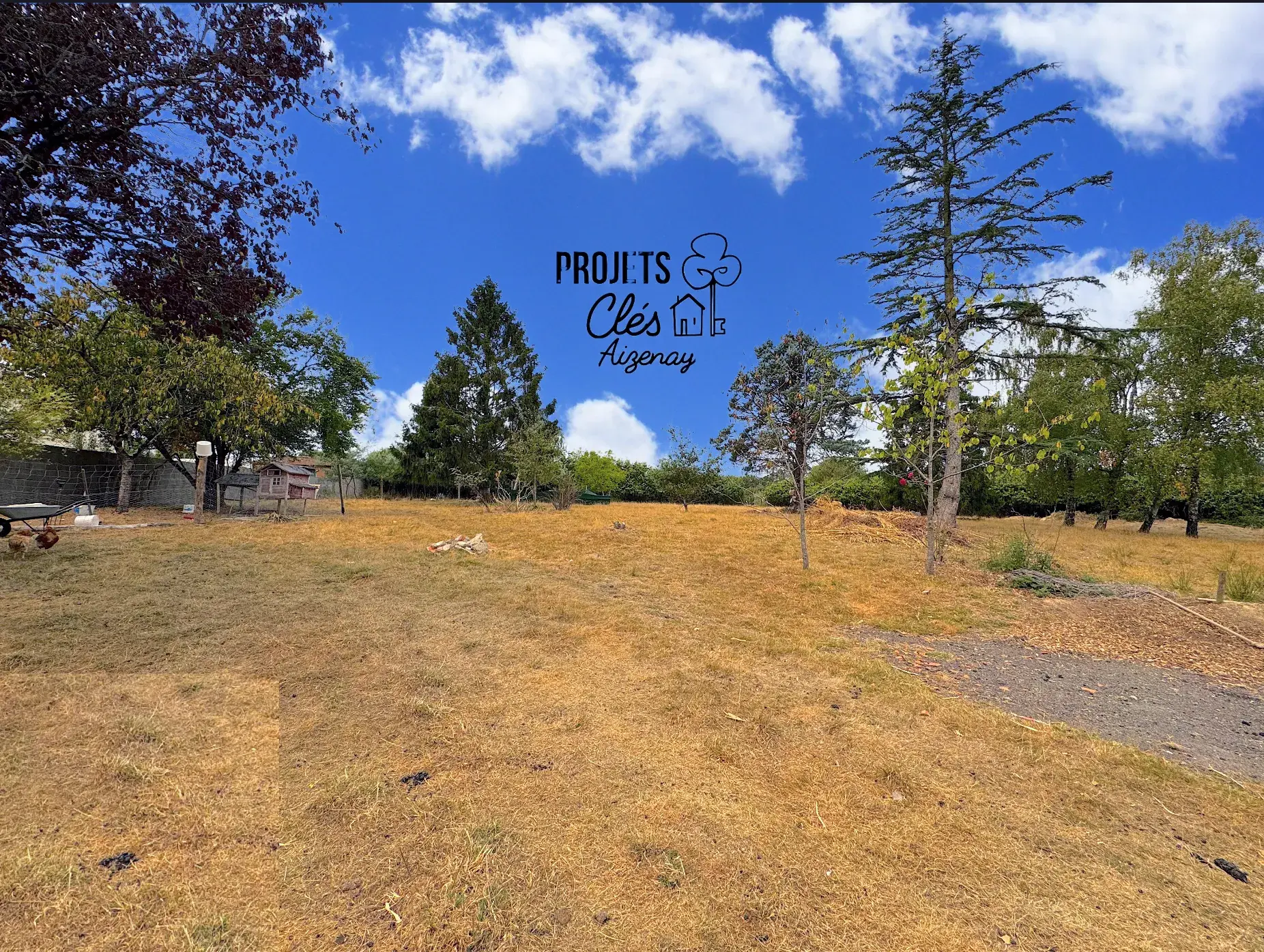 Maison de plain-pied avec véranda et grand terrain à Aizenay 