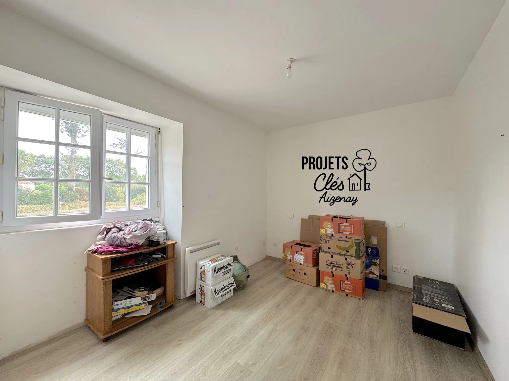 Maison de plain-pied avec véranda et grand terrain à Aizenay 