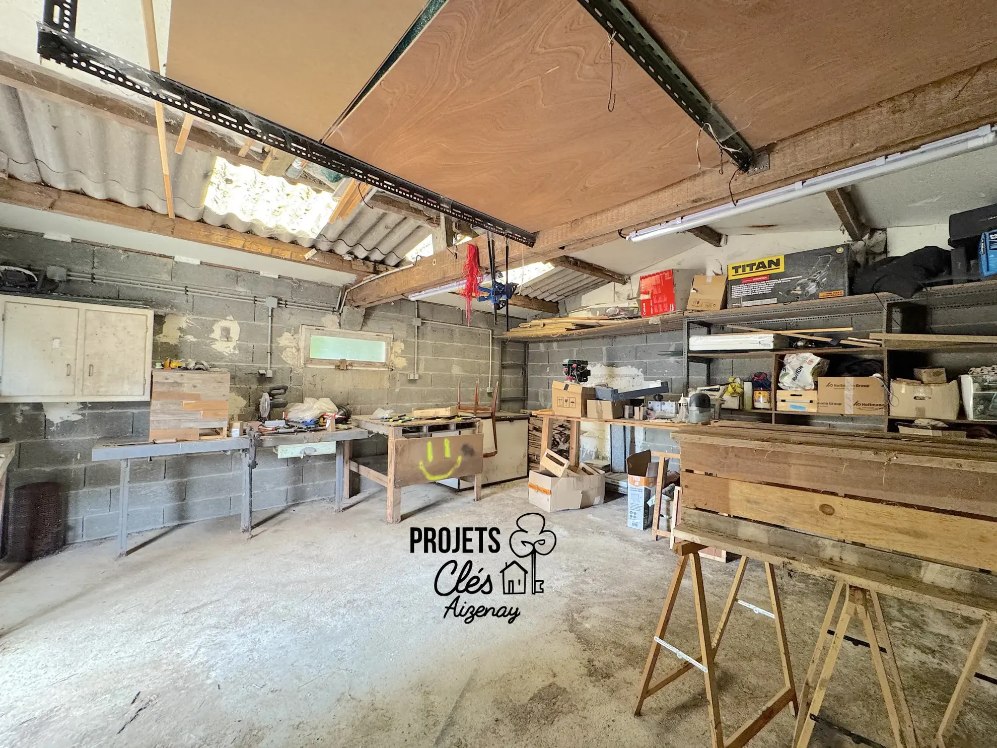 Maison de plain-pied avec véranda et grand terrain à Aizenay 