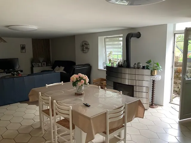 Maison rénovée avec 4 chambres à Bulgneville - Proche A31 