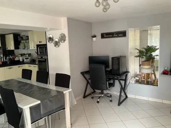 Maison rénovée avec 4 chambres à Bulgneville - Proche A31