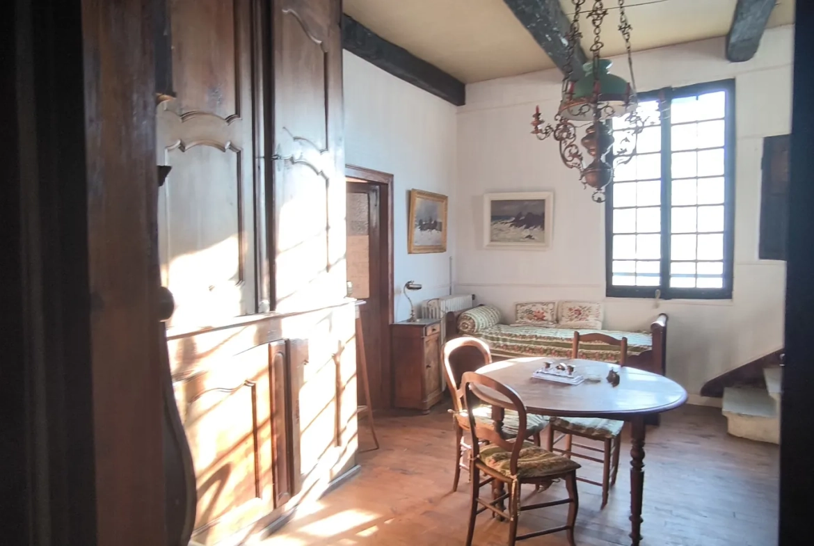 Maison en pierre avec vue panoramique à Conques-en-Rouergue 