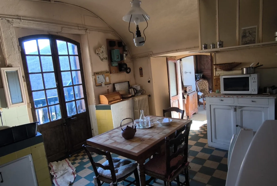 Maison en pierre avec vue panoramique à Conques-en-Rouergue 