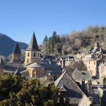 Maison en pierre avec vue panoramique à Conques-en-Rouergue