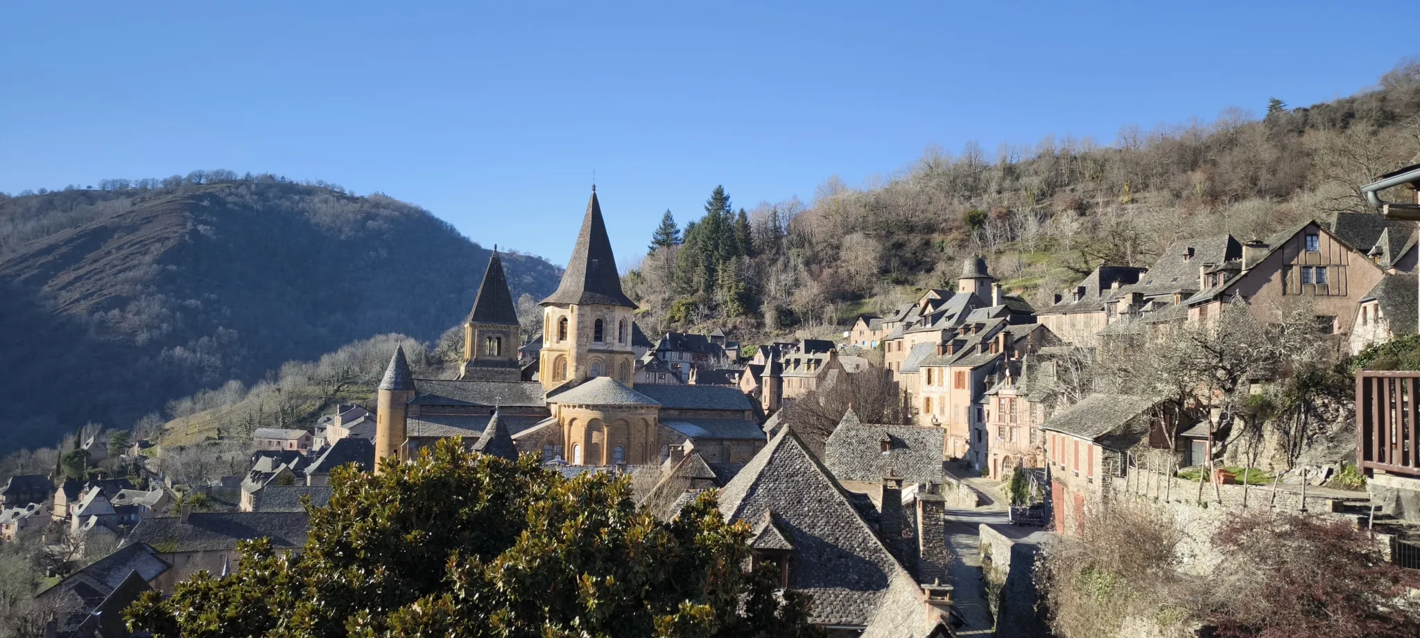 Maison en pierre avec vue panoramique à Conques-en-Rouergue 