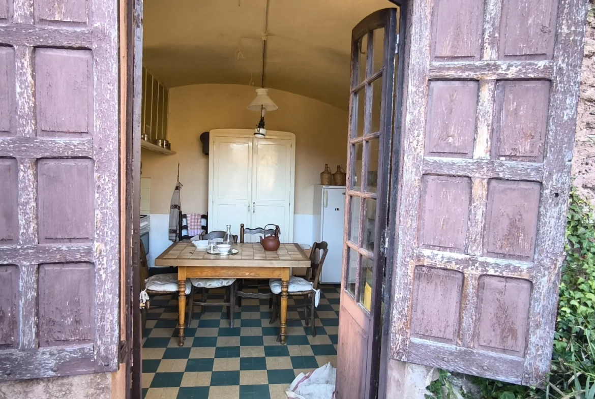 Maison en pierre avec vue panoramique à Conques-en-Rouergue 