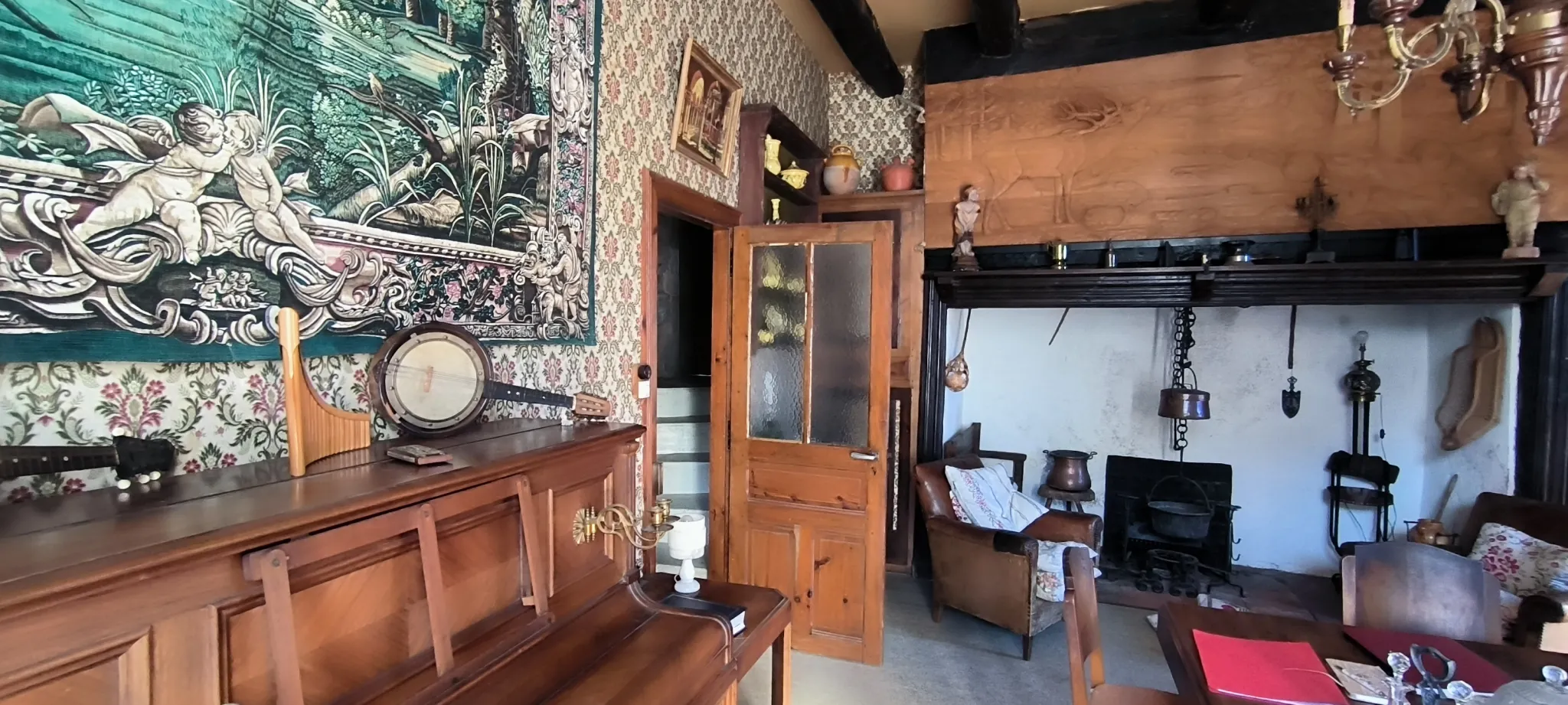 Maison en pierre avec vue panoramique à Conques-en-Rouergue 