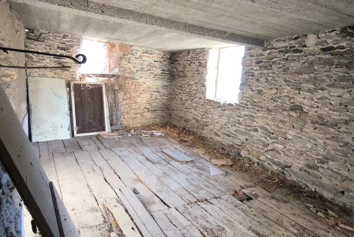 Maison en pierre avec vue panoramique à Conques-en-Rouergue 