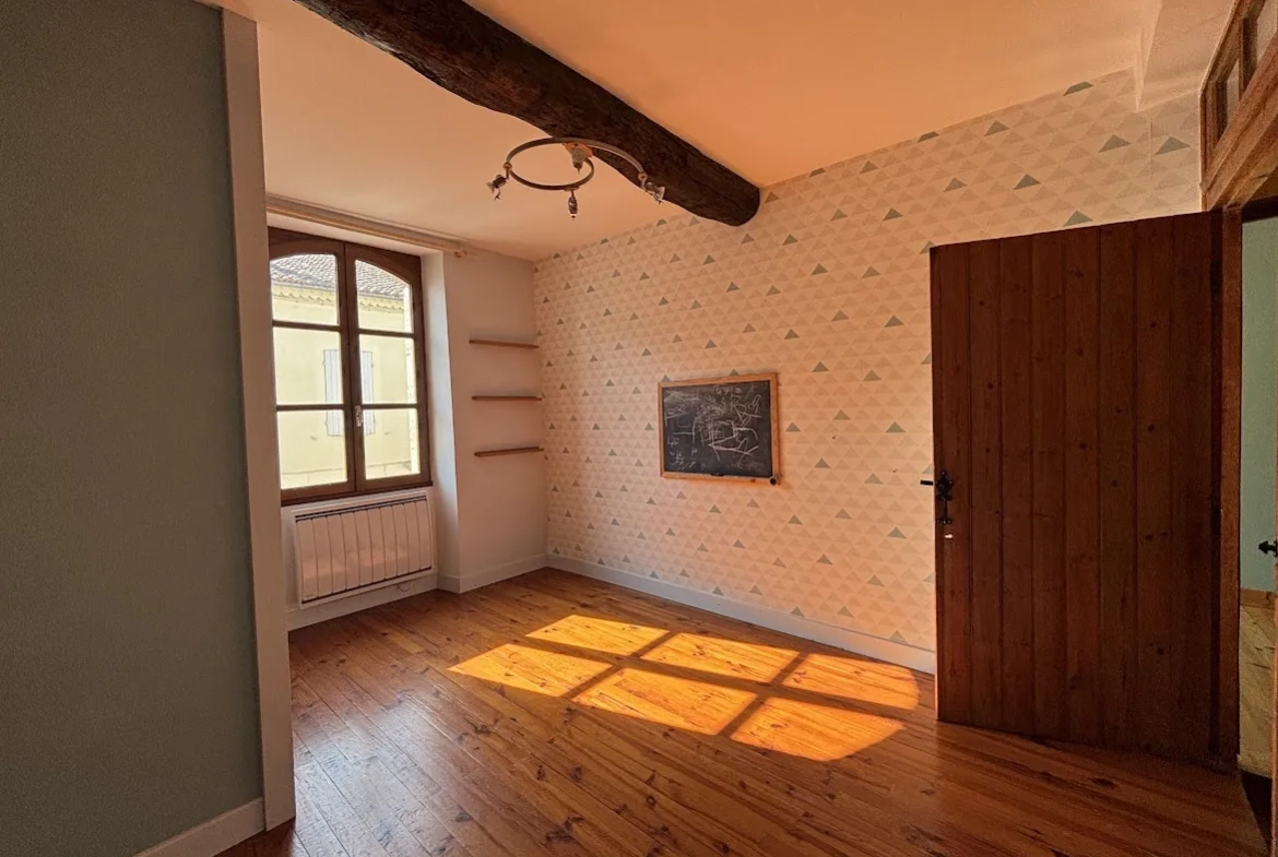 Maison de ville avec cour et charme authentique à Fleurance 