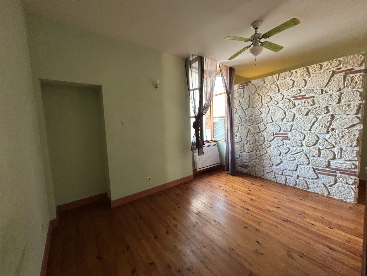 Maison de ville avec cour et charme authentique à Fleurance 