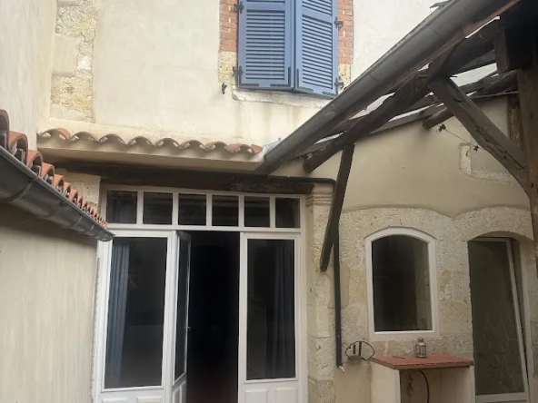 Maison de ville avec cour et charme authentique à Fleurance