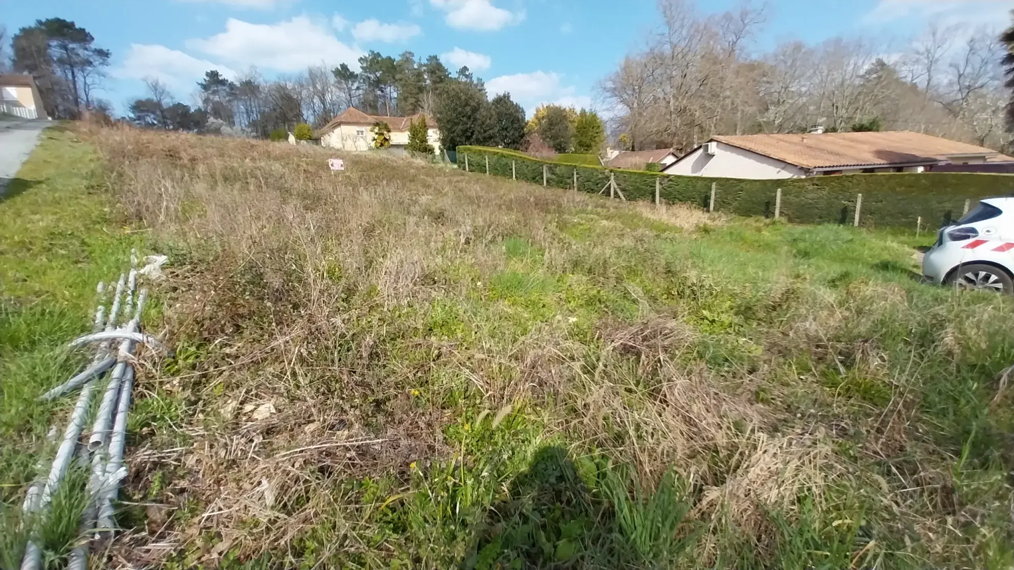 Terrain constructible de 3 636 m² à Chancelade avec vue dominante 