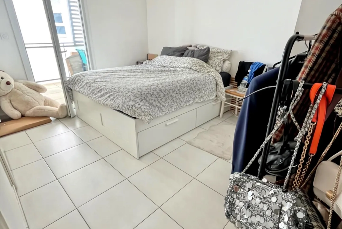 Appartement T2 de 45 m² avec terrasse et parking à Port Marianne, Montpellier 