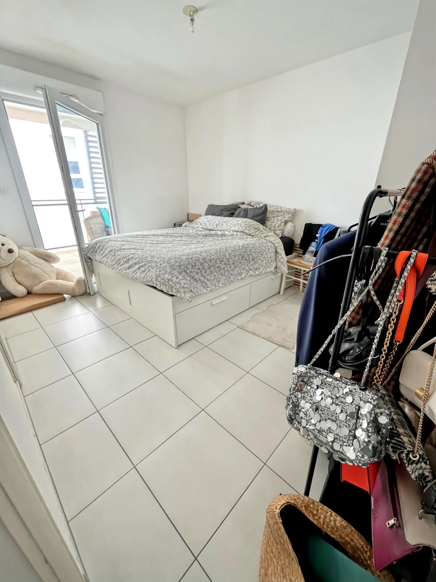 Appartement T2 de 45 m² avec terrasse et parking à Port Marianne, Montpellier 