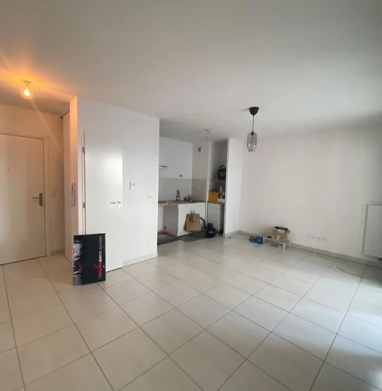 Appartement T2 de 45 m² avec terrasse et parking à Port Marianne, Montpellier 
