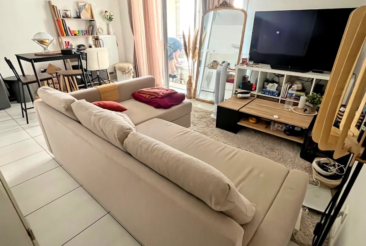 Appartement T2 de 45 m² avec terrasse et parking à Port Marianne, Montpellier 