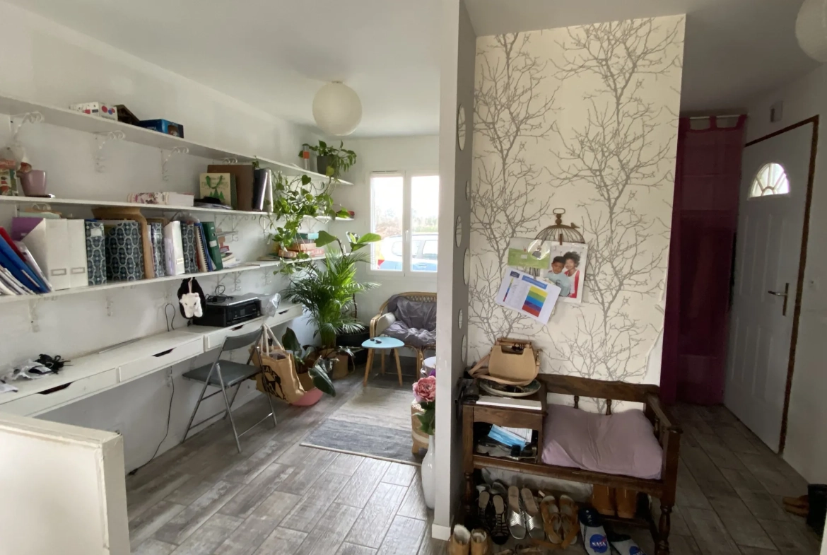 Maison 5 chambres à Lignan de Bazas, construction 2014, jardin et panneaux solaires 