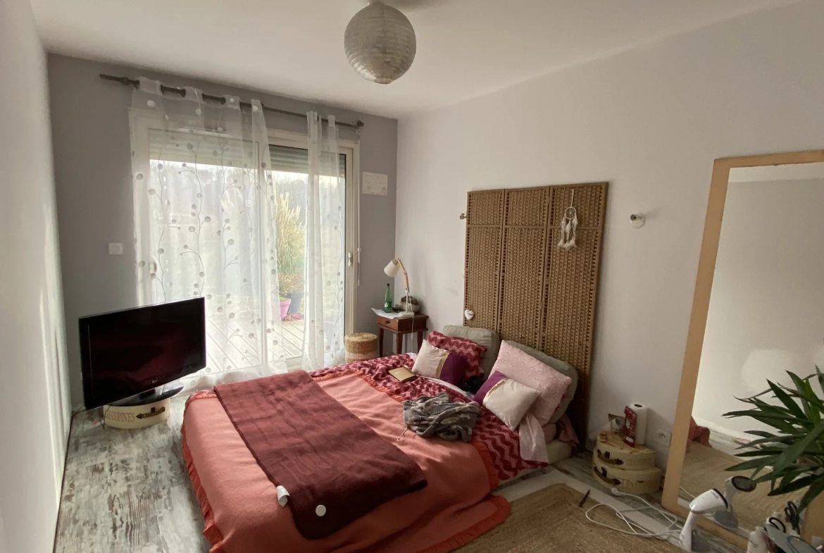 Maison 5 chambres à Lignan de Bazas, construction 2014, jardin et panneaux solaires 