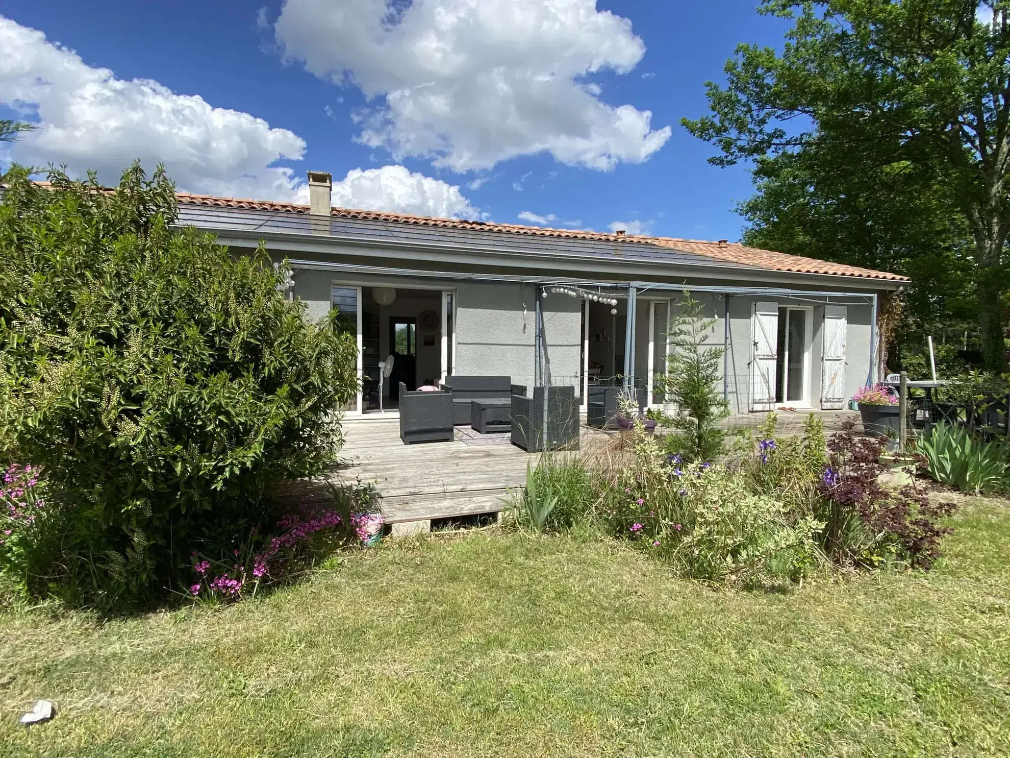 Maison 5 chambres à Lignan de Bazas, construction 2014, jardin et panneaux solaires 