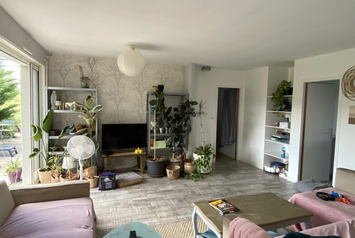 Maison 5 chambres à Lignan de Bazas, construction 2014, jardin et panneaux solaires 