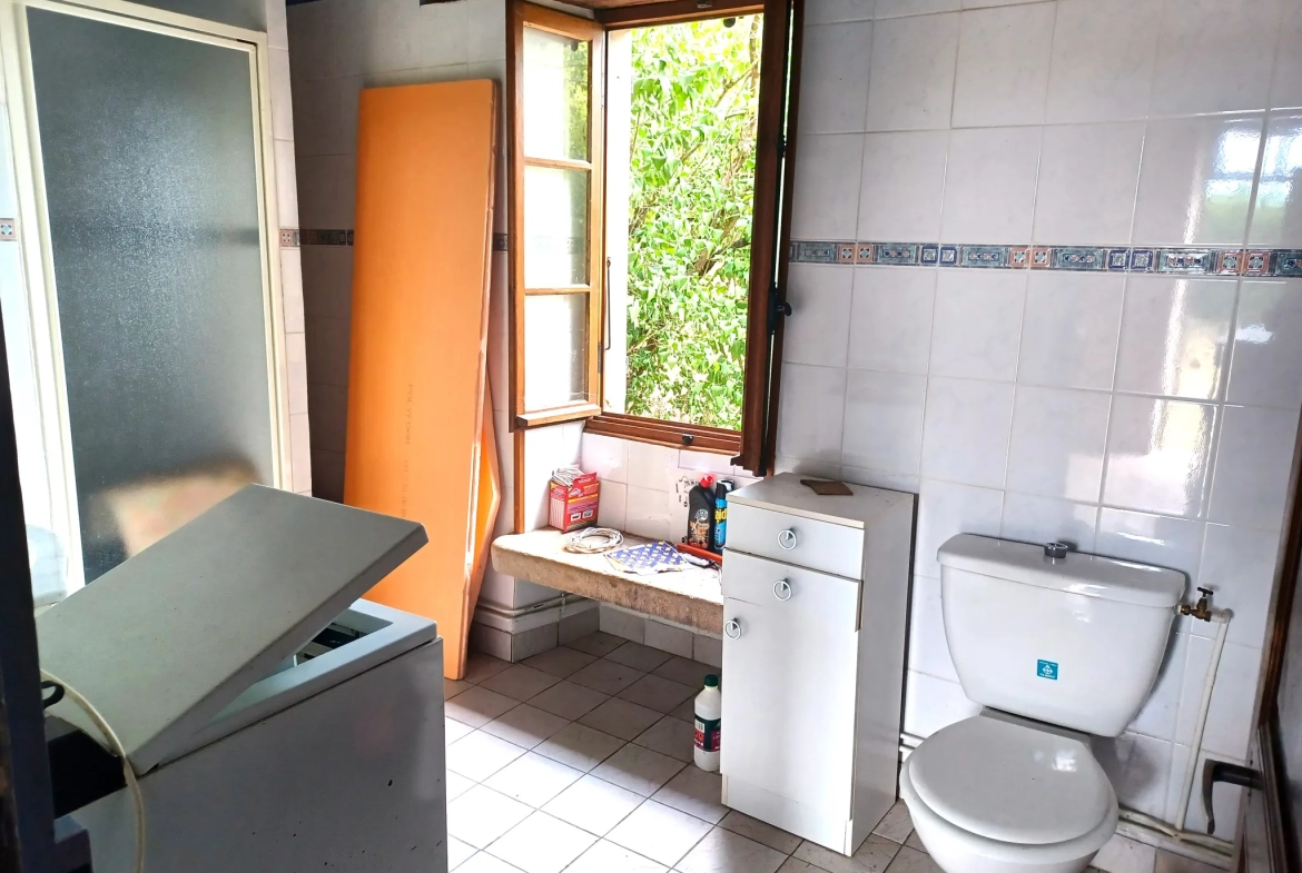 Maison de campagne avec grand terrain à vendre près de Nevers 