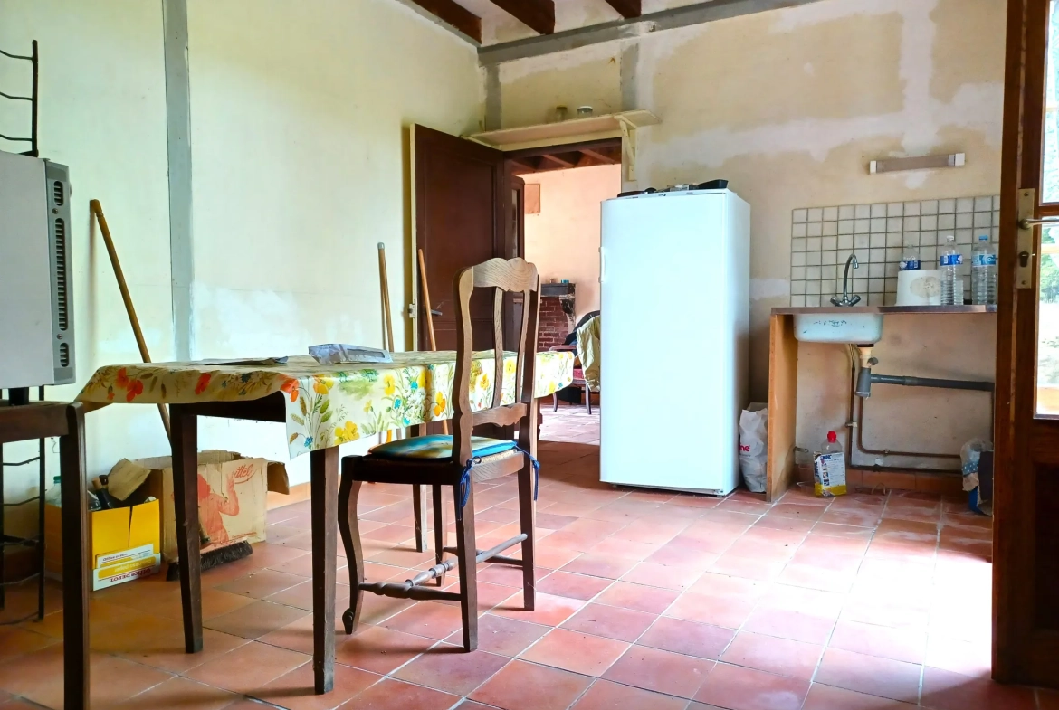 Maison de campagne avec grand terrain à vendre près de Nevers 