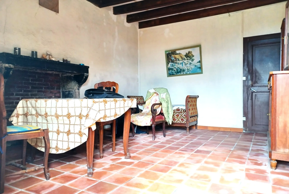 Maison de campagne avec grand terrain à vendre près de Nevers 