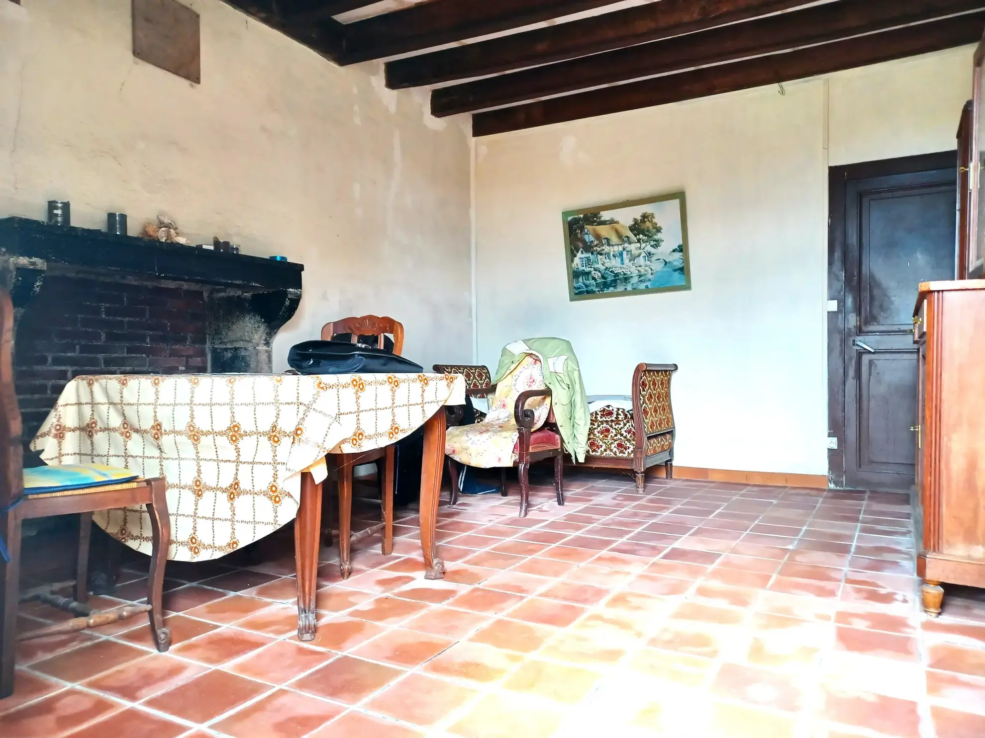 Maison de campagne avec grand terrain à vendre près de Nevers 