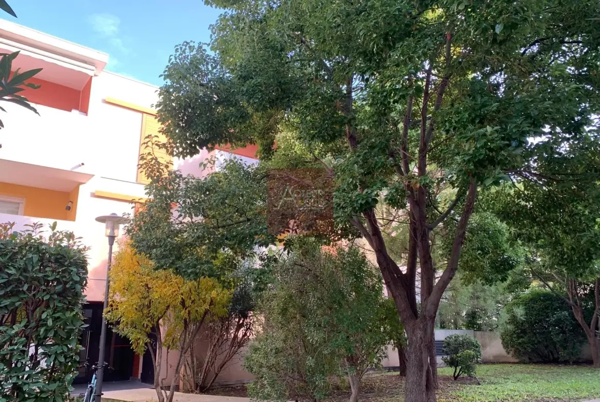 Appartement 3 pièces à Montpellier avec terrasse et parking, calme et récent 