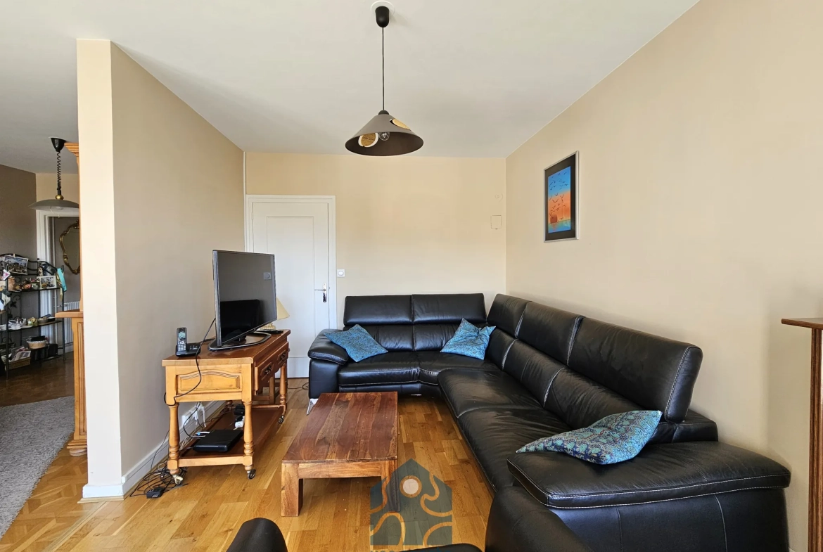 À vendre appartement 3 pièces avec balcon, garage et cave à Clermont-Ferrand 