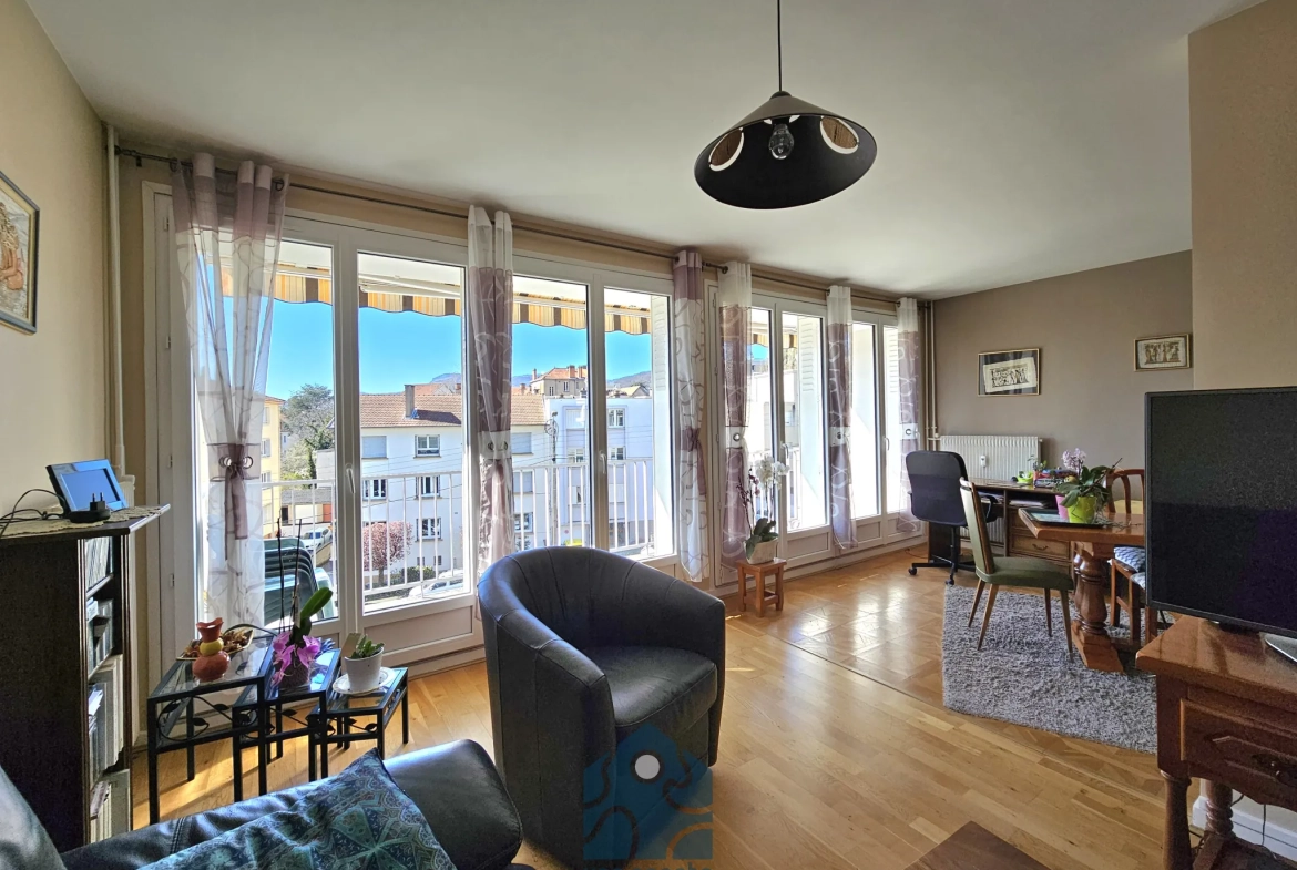 À vendre appartement 3 pièces avec balcon, garage et cave à Clermont-Ferrand 