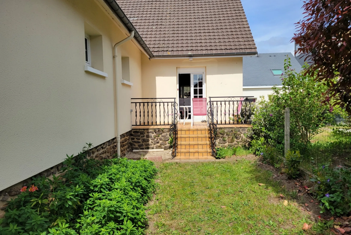 Maison de plain-pied rénovée avec garage et jardin au Mans 