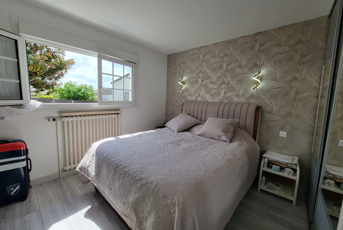 Maison de plain-pied rénovée avec garage et jardin au Mans 